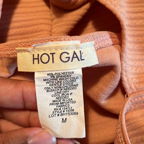 𝅺HOT gal halter style dress with front and back cutouts size medium - Picture 5 of 5